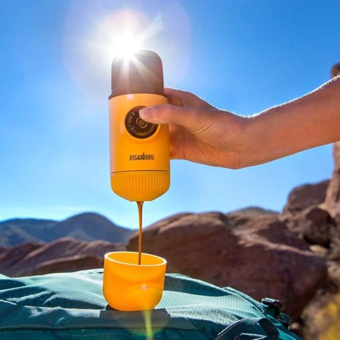 Портативна еспресо-кавоварка Wacaco Nanopresso жовта