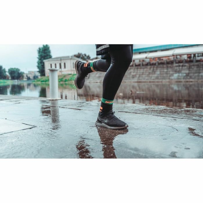 Шкарпетки водонепроникні  Dexshell Running, p-p S, з помаранчевими смугами