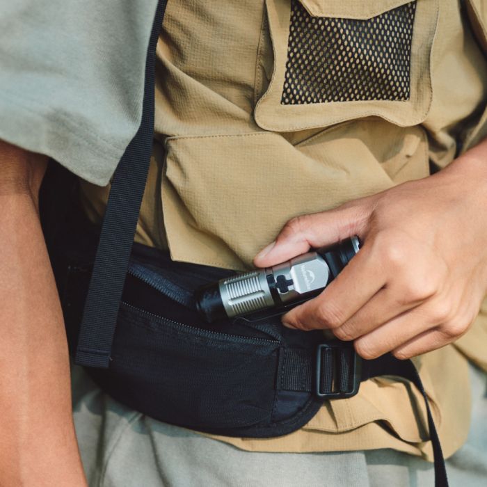 Ліхтар з кліпсою Naturehike CNK2450ZM013, чорно-сірий