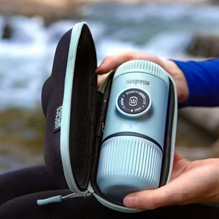 Портативна еспресо-кавоварка Wacaco Nanopresso блакитна з чохлом